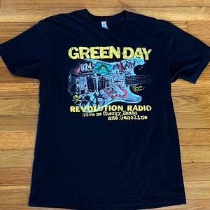 GREEN DAY Revolution Radio black t-shirt.